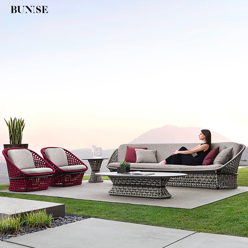 8467fe4a36cd0ef48a6972c3789094fa.jpg P83 - Image 1